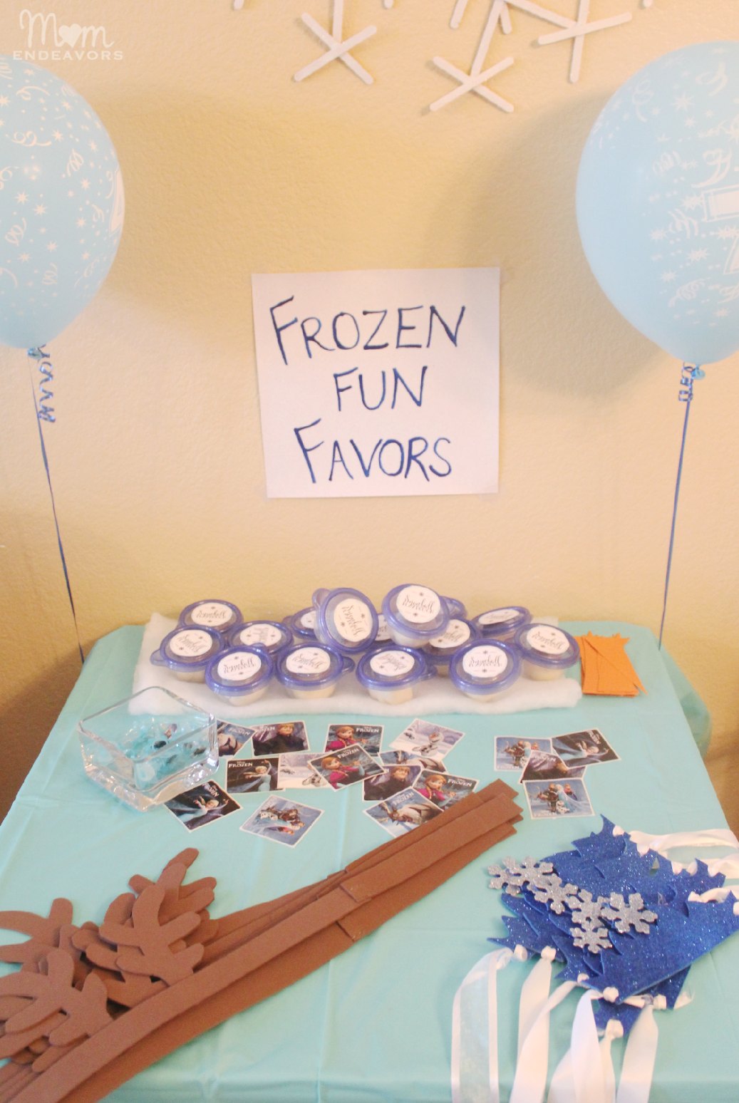 Frozen party favors